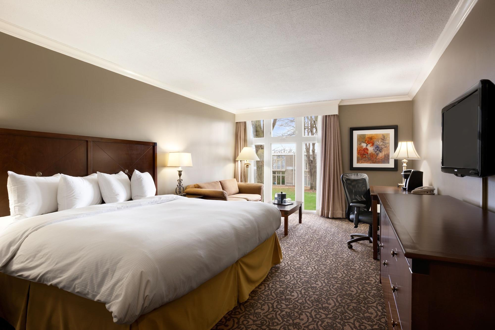 Ramada By Wyndham Cornwall Eksteriør bilde