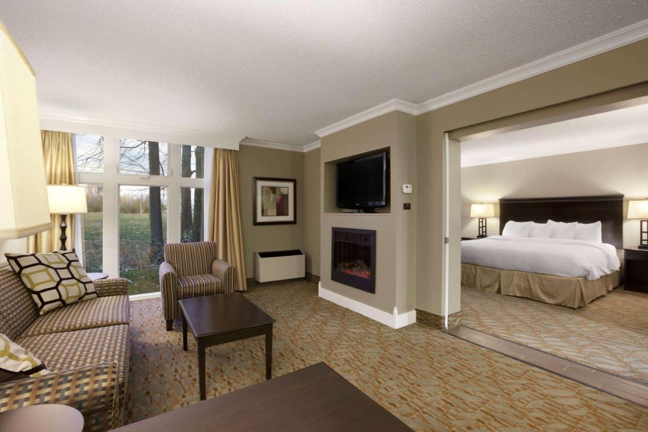 Ramada By Wyndham Cornwall Eksteriør bilde
