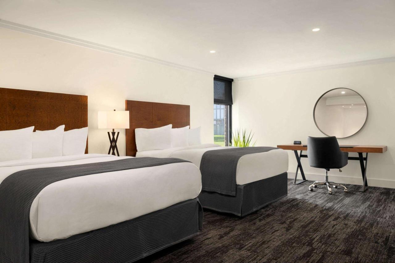 Ramada By Wyndham Cornwall Eksteriør bilde