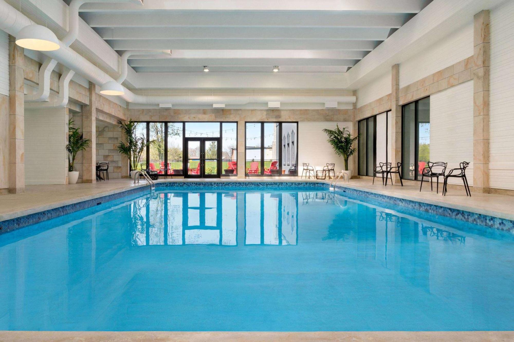 Ramada By Wyndham Cornwall Eksteriør bilde