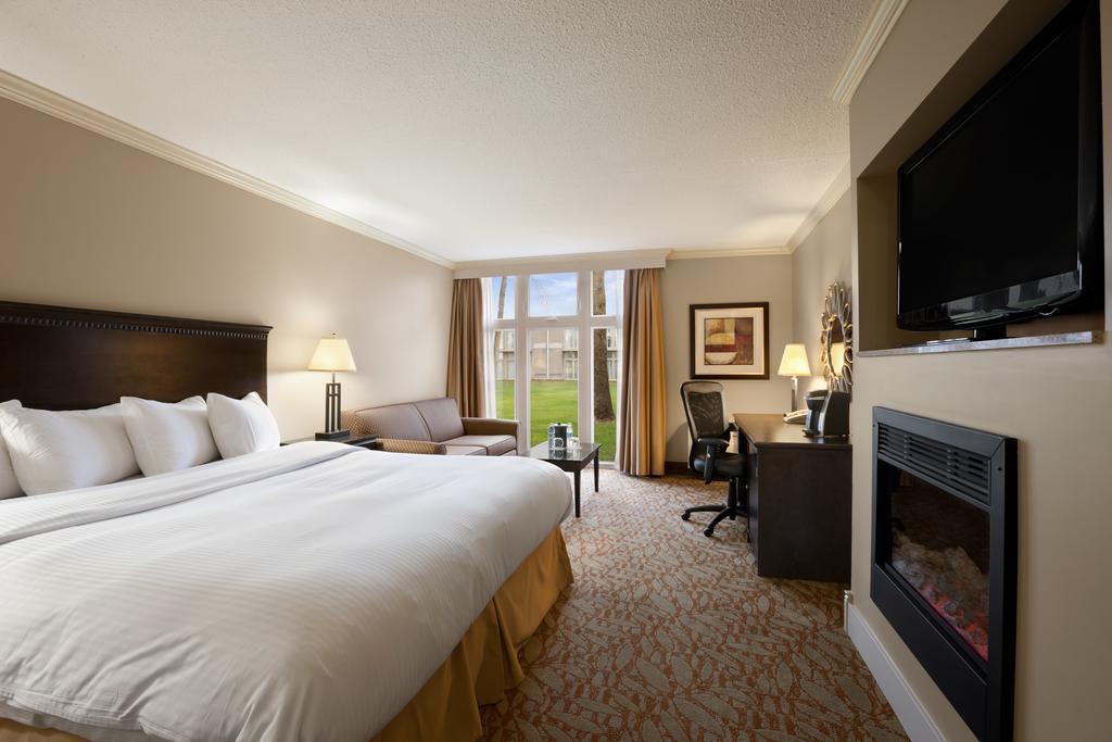 Ramada By Wyndham Cornwall Eksteriør bilde